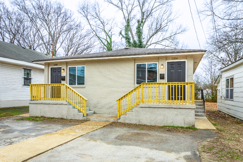 2106/2108 Blackford St - Photo 2 of 11