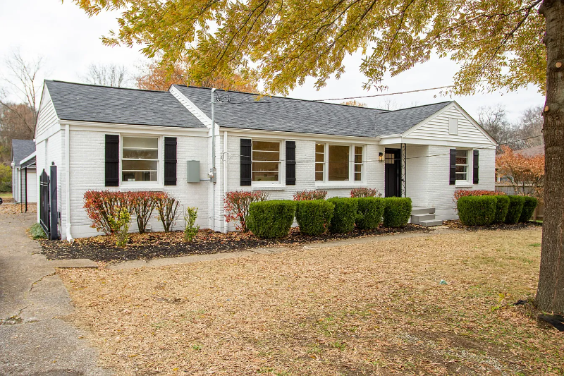 815 Westchester Dr - Photo 2 of 19