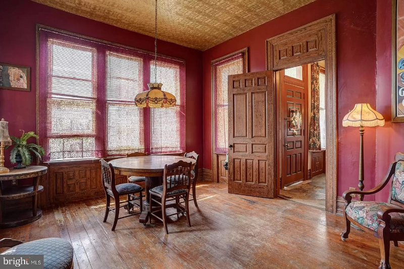 956 Linden Ave - Photo 3 of 18