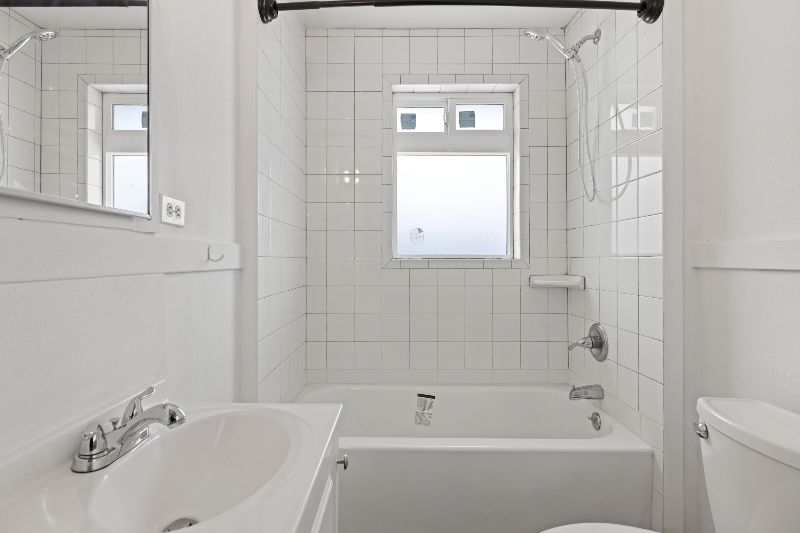 902 Emma St - Photo 6 of 16