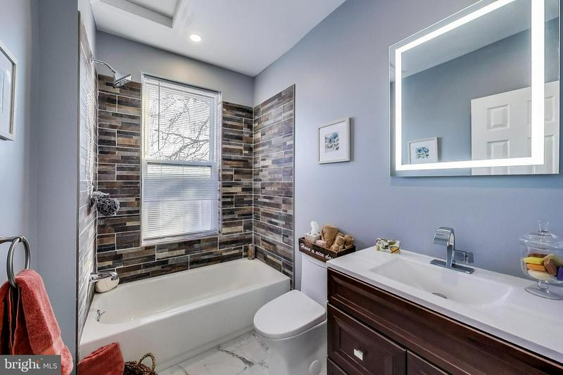 517 Columbia Rd Nw - Photo 3 of 22