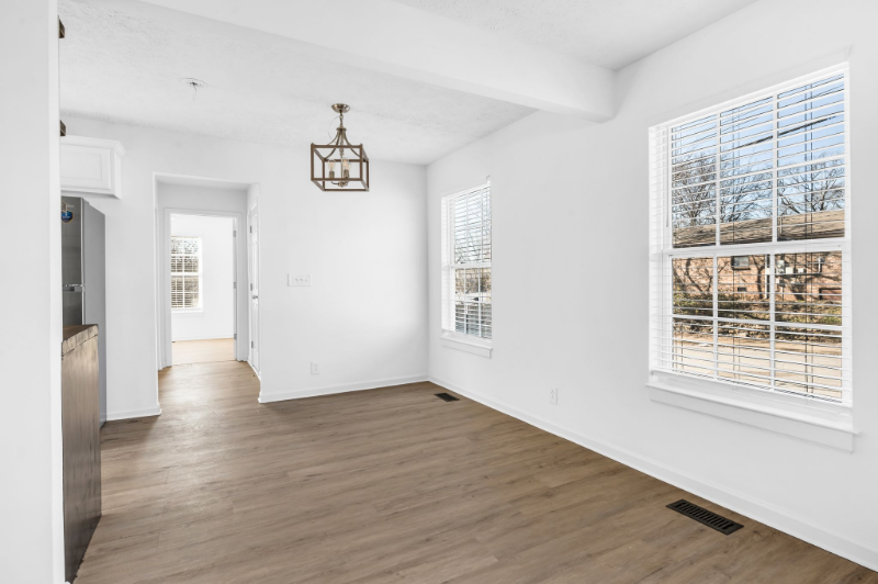 1633 10th Ave N - Photo 5 of 20