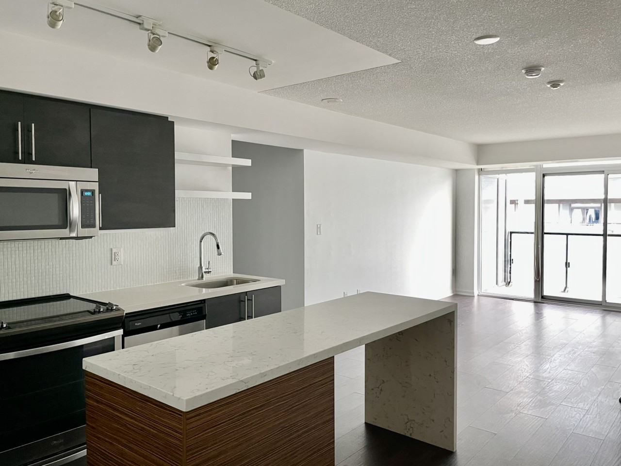 400 Adelaide St E - Photo 2 of 15