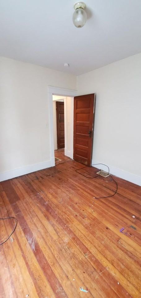 1608 Camp St - Photo 3 of 10