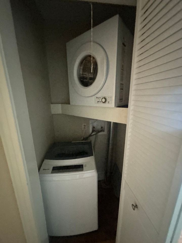 3827 Maryland Ave - Photo 3 of 9