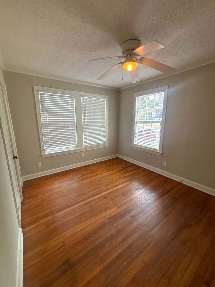 3827 Maryland Ave - Photo 4 of 9