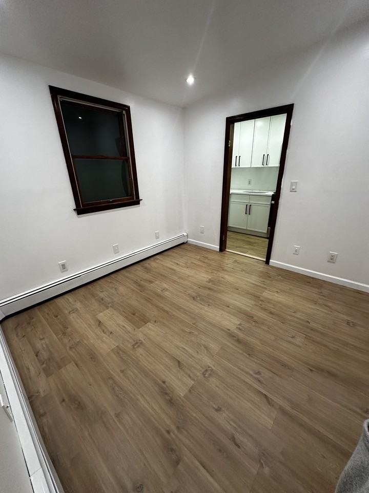 37 William St #2 - Photo 2 of 4