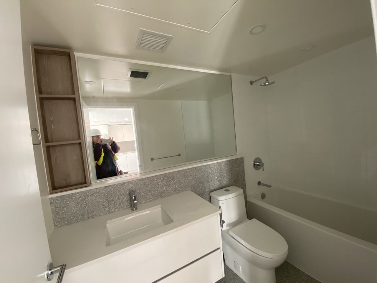 10428 Whalley Blvd - Photo 4 of 10