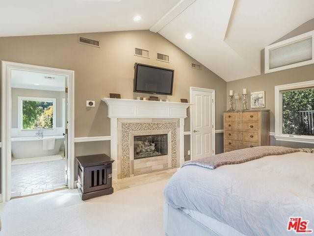 5819 Hilltop Rd - Photo 2 of 8