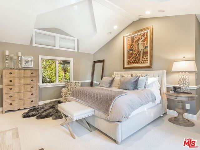 5819 Hilltop Rd - Photo 3 of 8