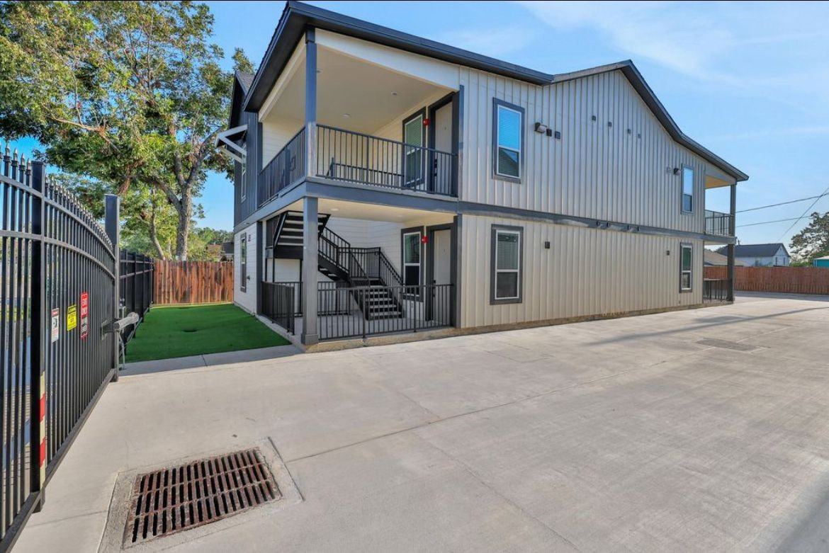 2619 Delafield St ##101 - Photo 2 of 16