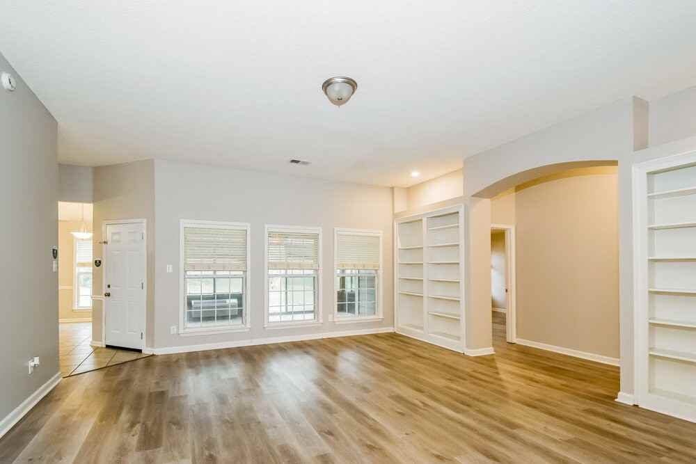 4480 Glenchase Dr - Photo 5 of 16