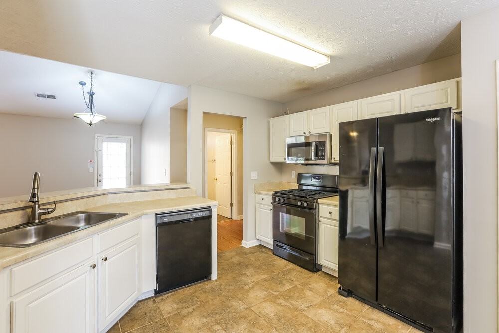 4622 Noah Overlook W - Photo 6 of 16