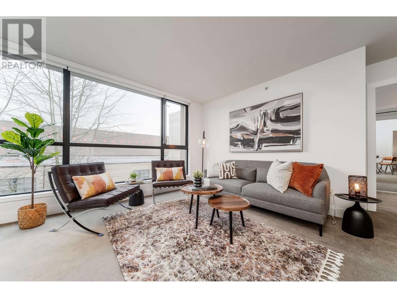 Burrard St & W Broadway #401