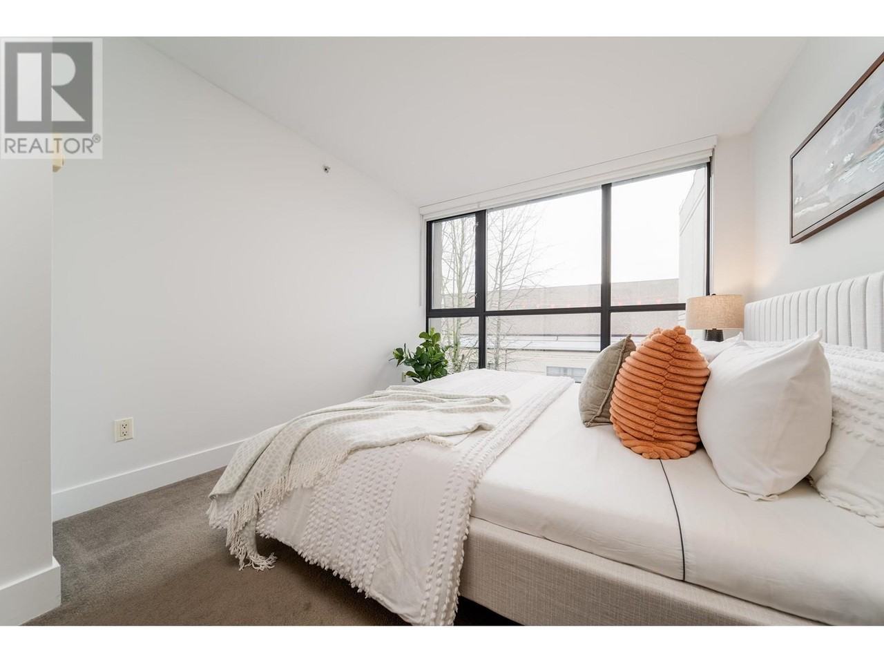 Burrard St & W Broadway #401 - Photo 7 of 26