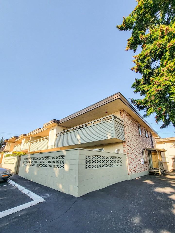 Norwegian Wood Apts - Photo 2 of 5