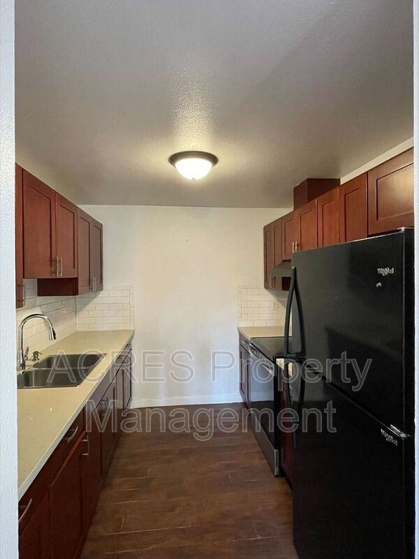 1108 B St Se #A - Photo 3 of 11