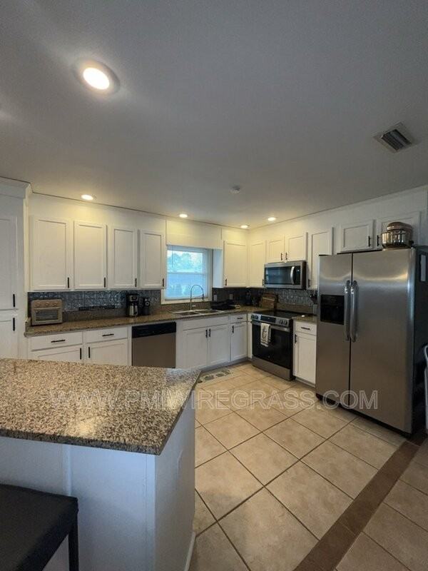 202 Pondella Dr - Photo 5 of 50