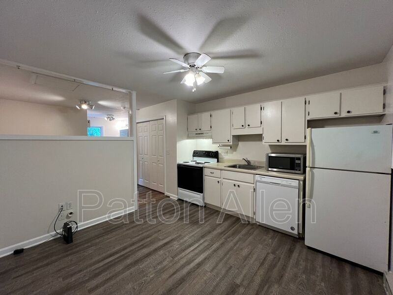 157 Citadel Dr #161D - Photo 4 of 16