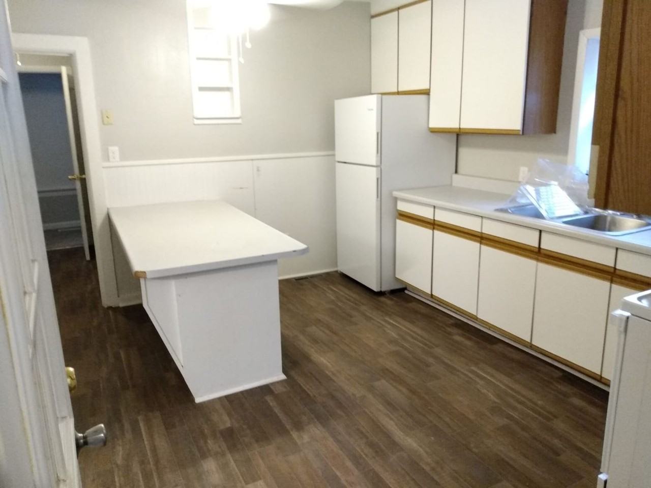 324 S 3rd St - Photo 2 of 6