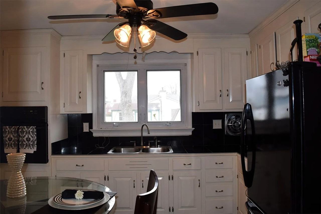 4810 Suecla Dr - Photo 5 of 24