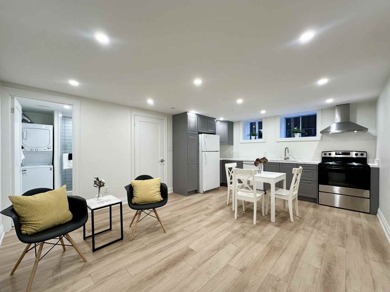 High Park Ave & Annette St