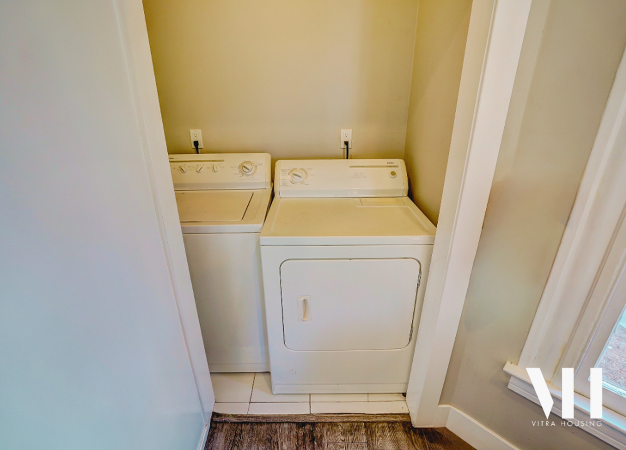 1032 W 22nd Street - Photo 7 of 17