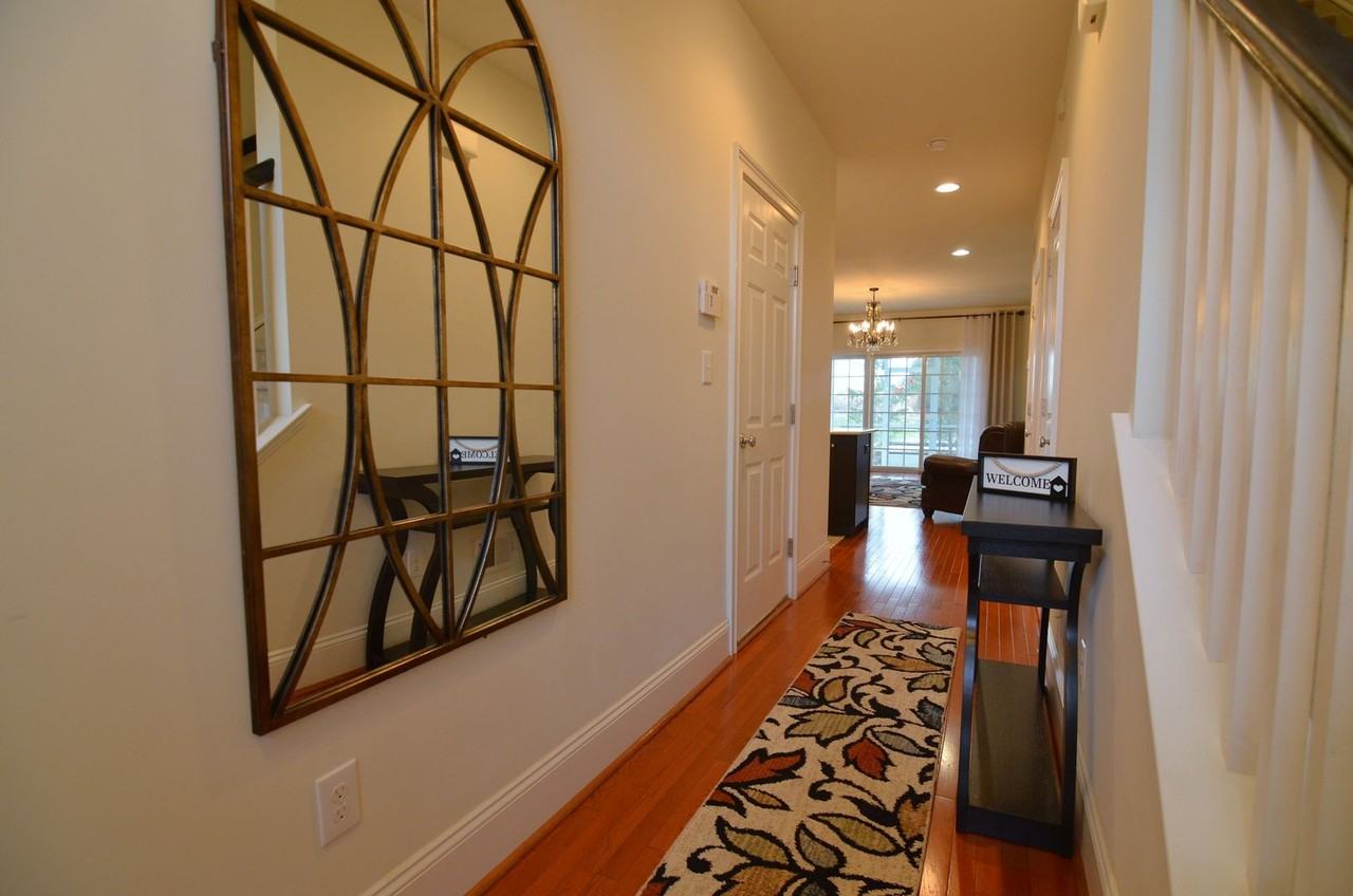 18830 Bethpage Dr - Photo 3 of 24
