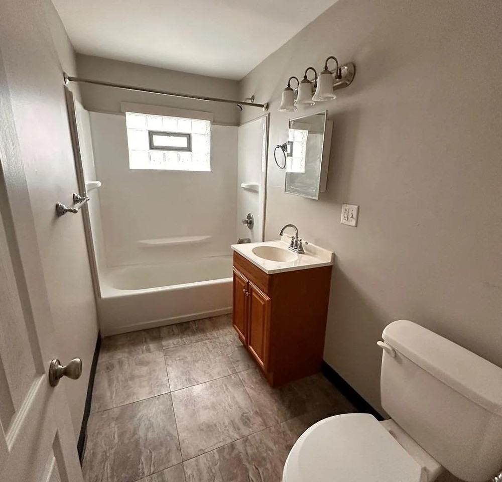 175 Woodbridge St - Photo 2 of 16