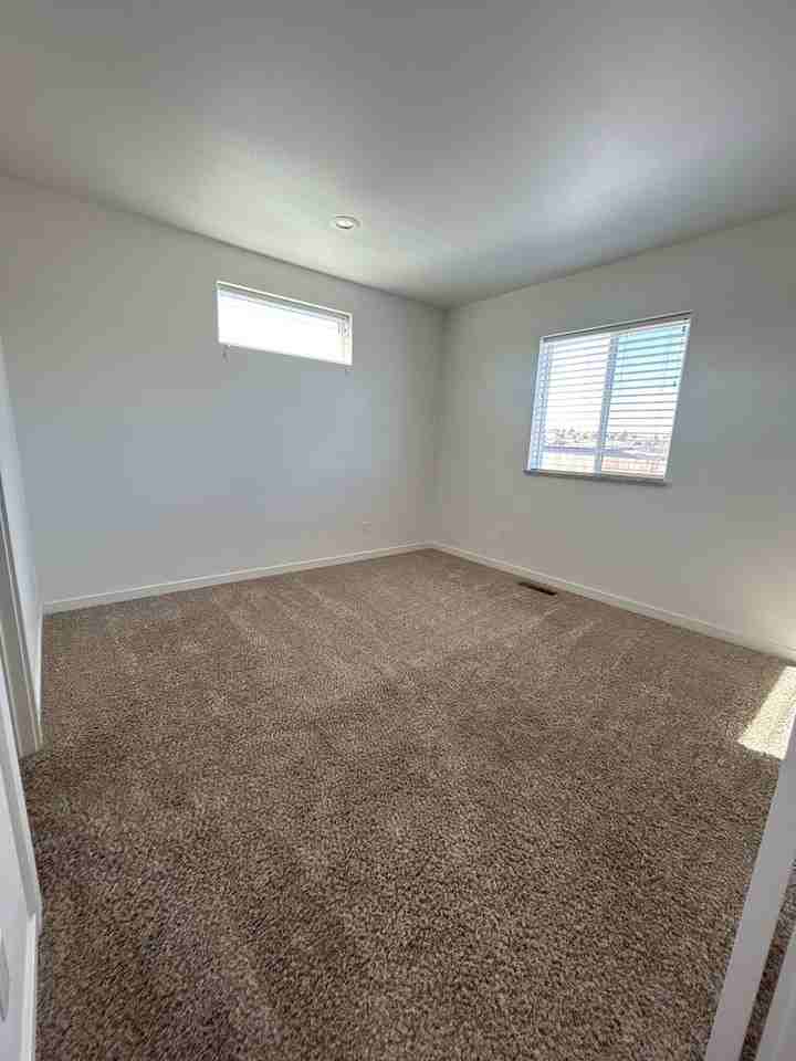 898 Se Strawberry Ln - Photo 5 of 11