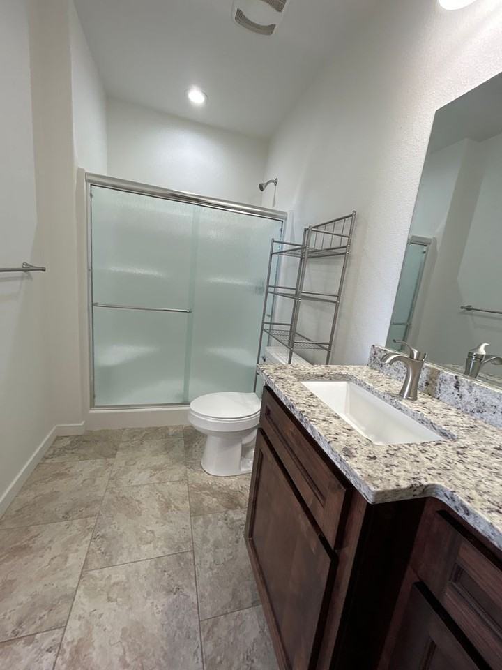 898 Se Strawberry Ln - Photo 6 of 11