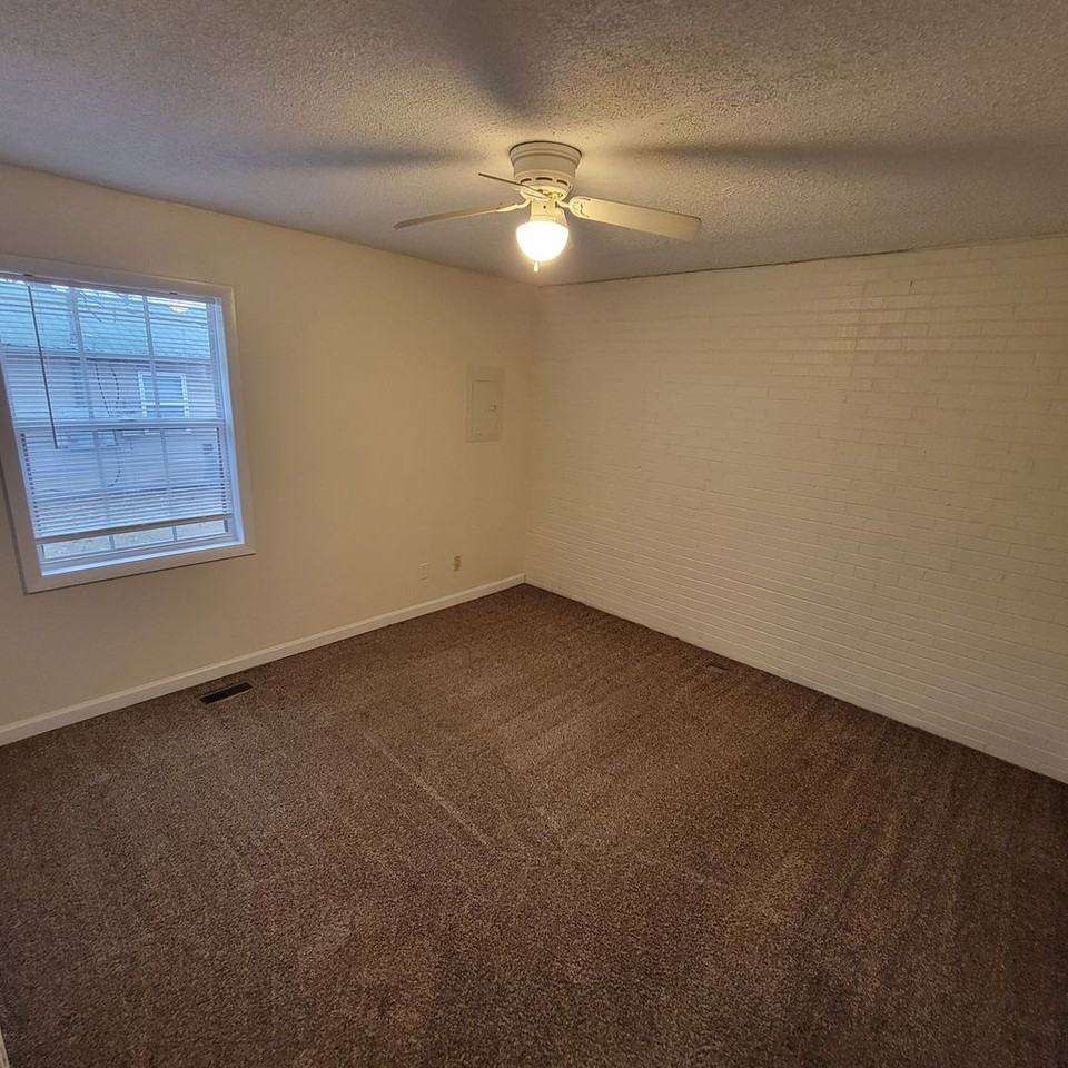 49 Stout St - Photo 7 of 13