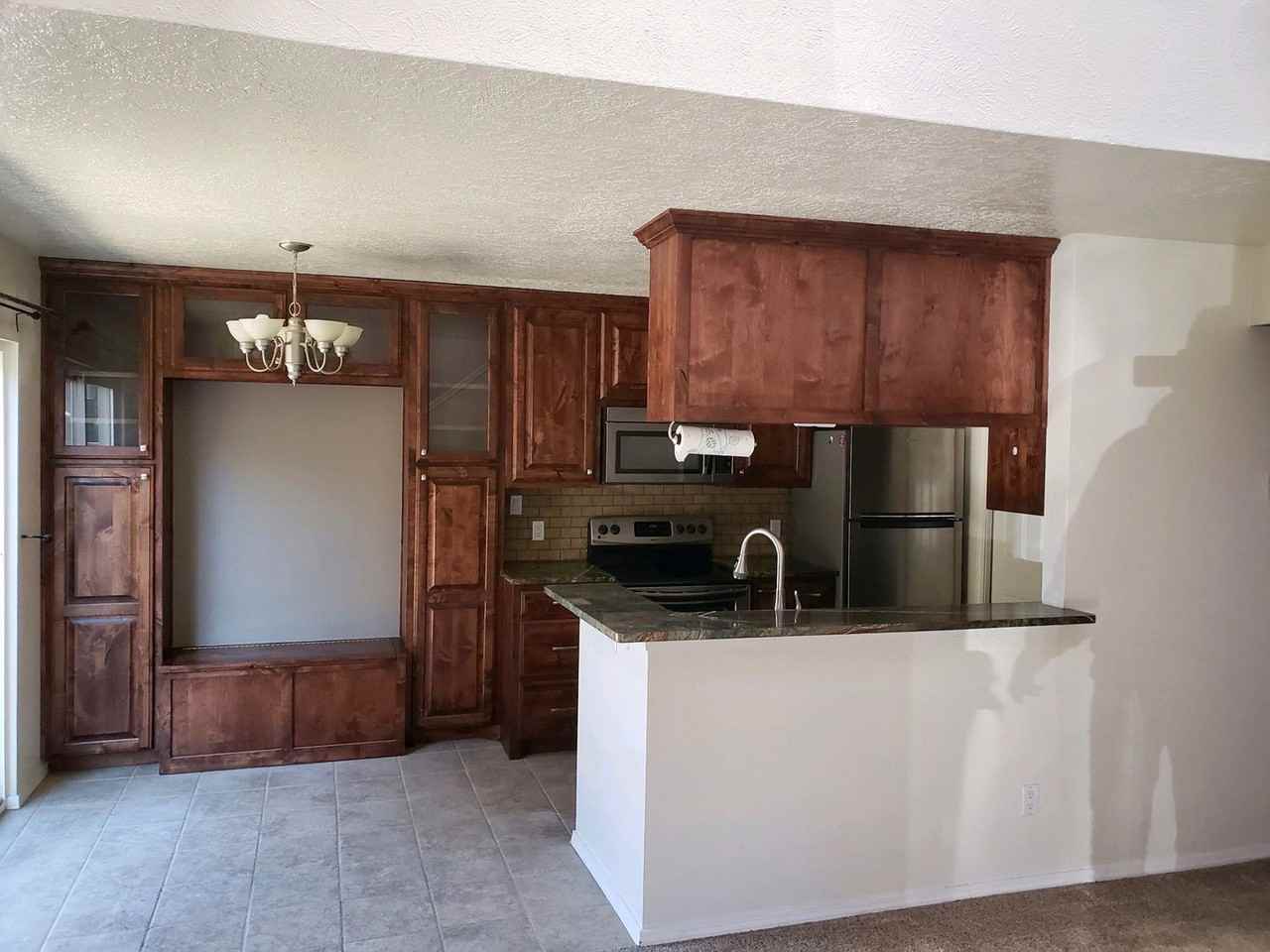 1932 Dartmouth Dr Ne - Photo 2 of 10