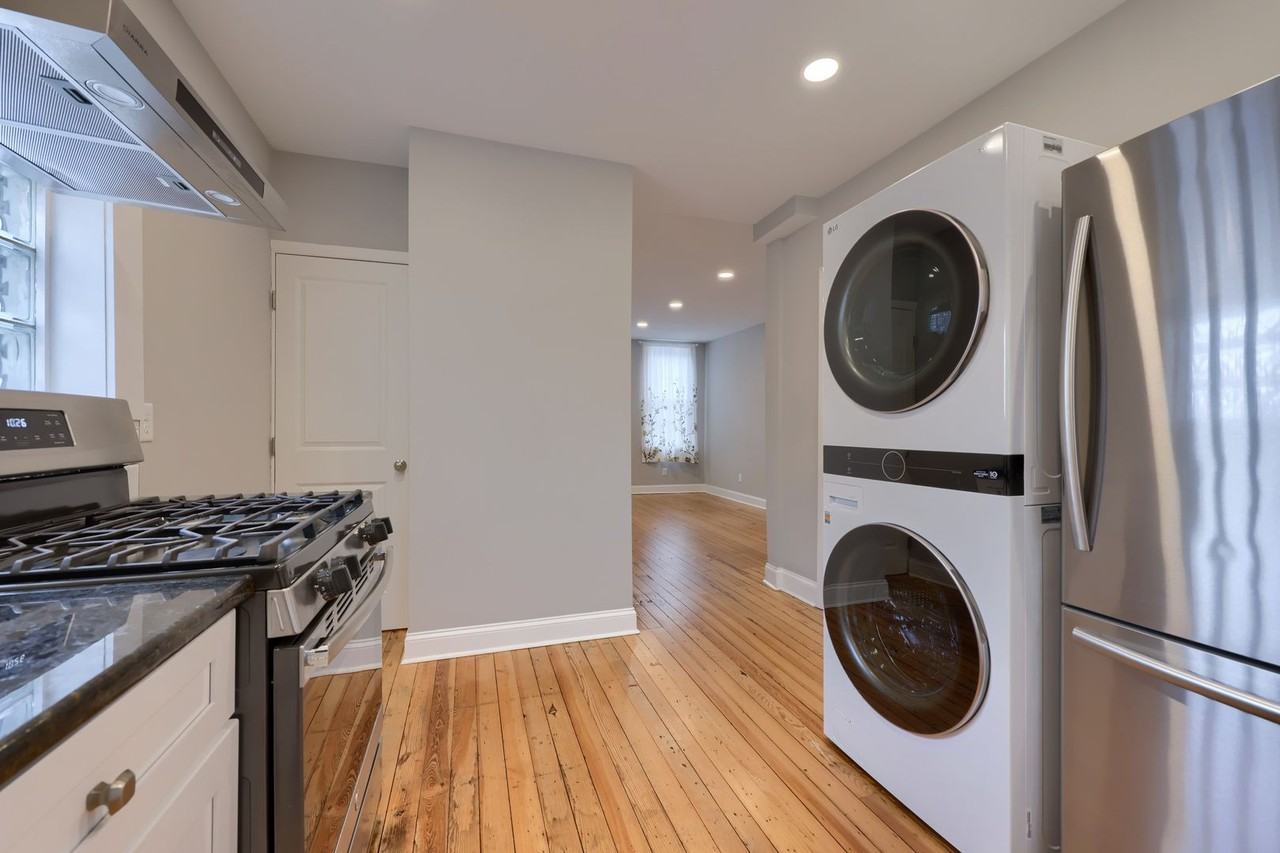 13 E New St - Photo 5 of 32