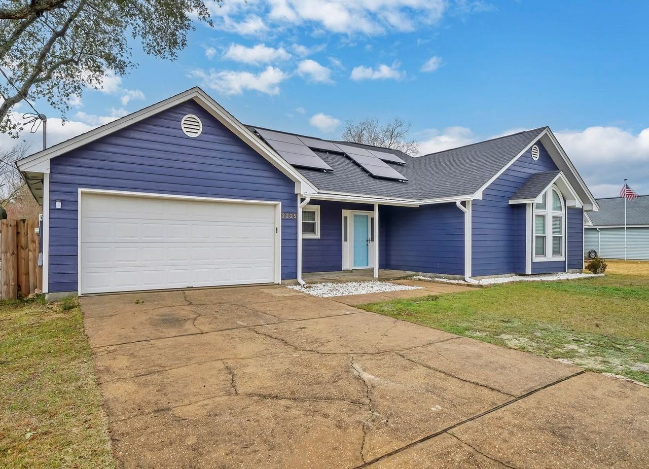 2225 Orion Lake Dr - Photo 2 of 20