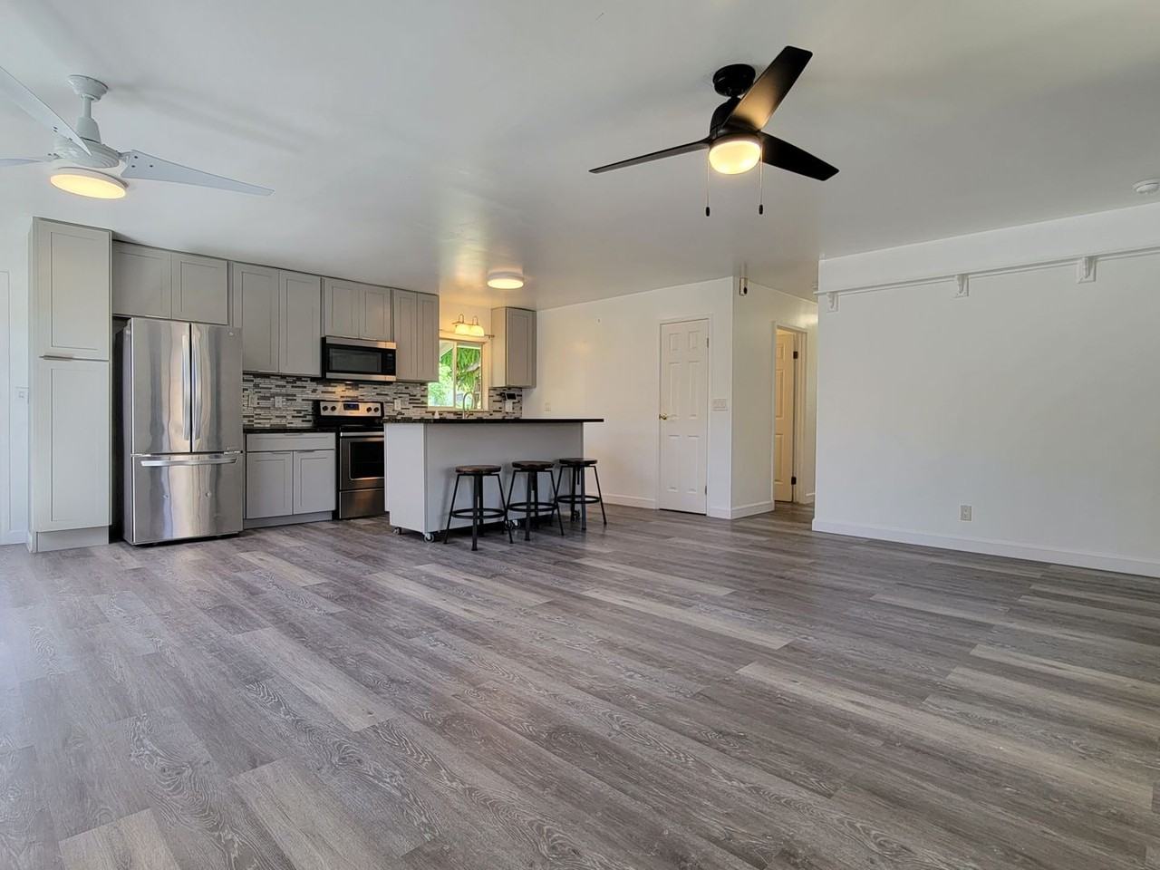 6164 Kalanianaole Hwy - Photo 3 of 30