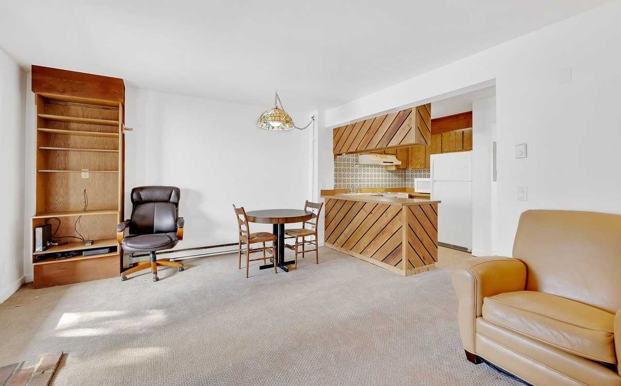 4695 Racquet Club Dr - Photo 5 of 20