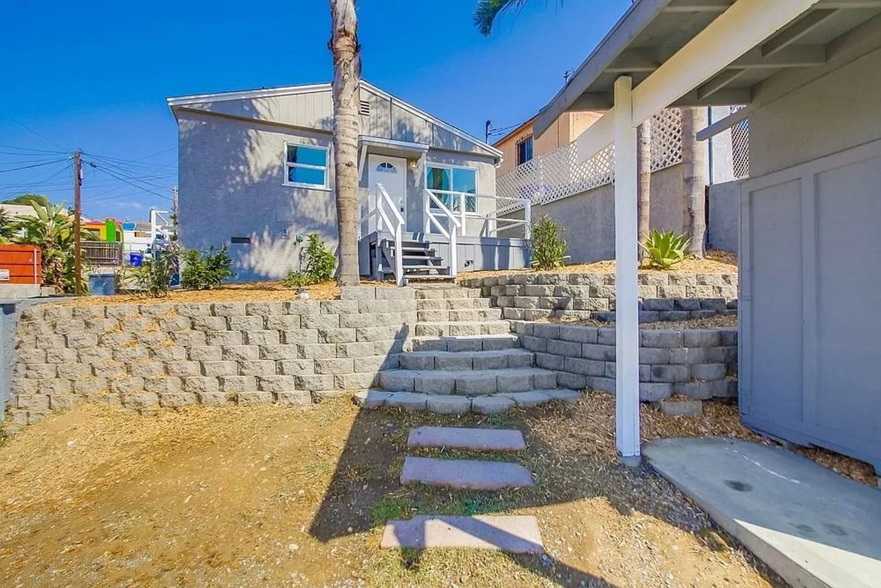 1115 39th St - Photo 2 of 24