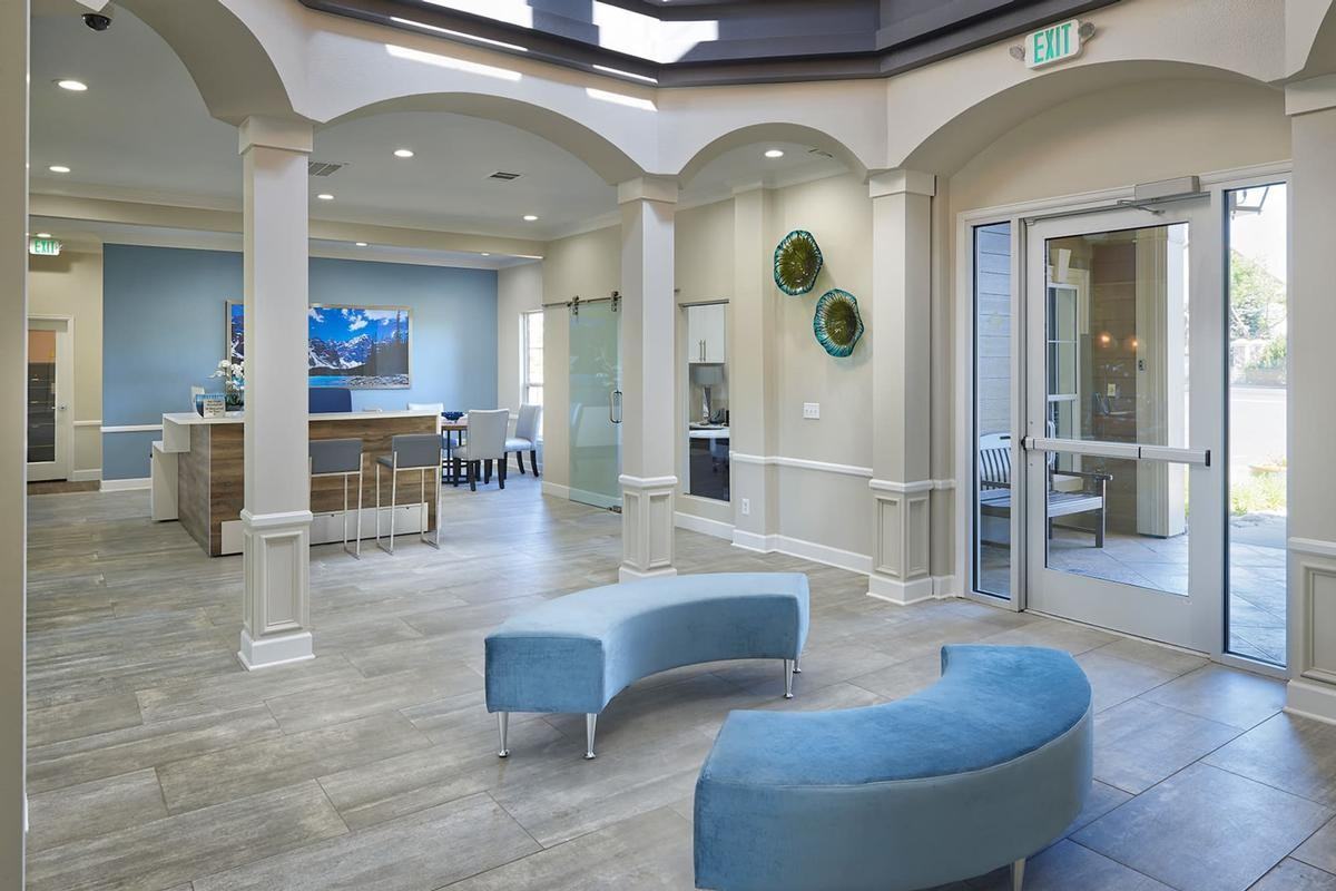 4255 Kittredge St - Photo 7 of 20