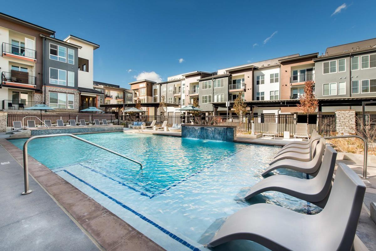 7338 S Havana St - Photo 4 of 20