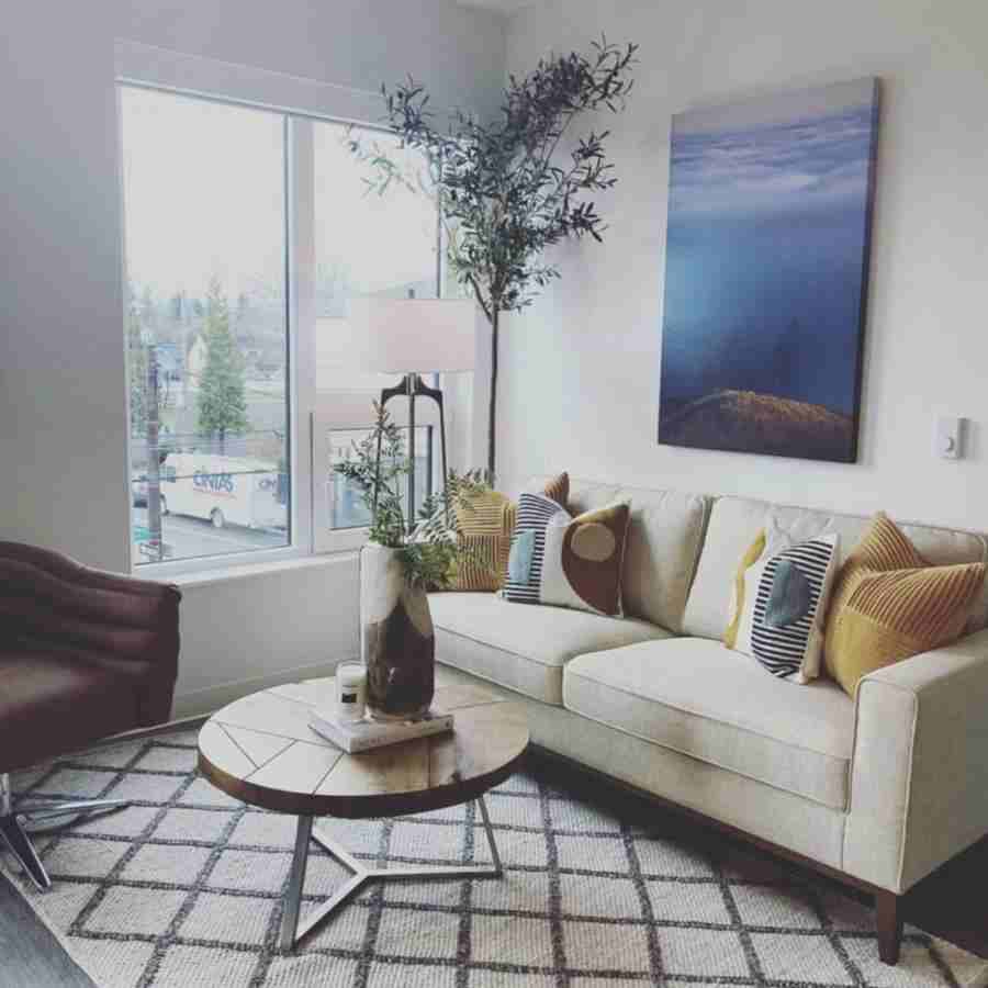 151 N Killingsworth St - Photo 7 of 37