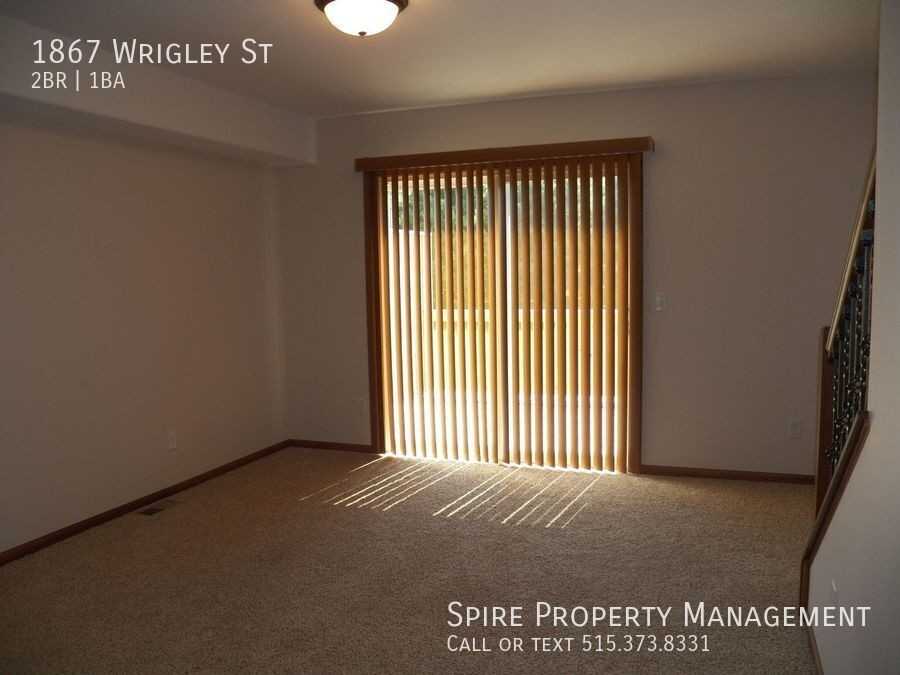 1867 Wrigley St - Photo 2 of 21
