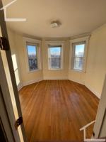 featured image of 1717 Commonwealth Ave