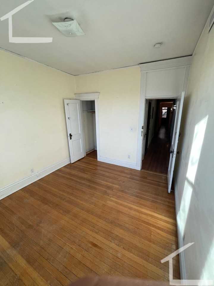 1717 Commonwealth Ave - Photo 5 of 10