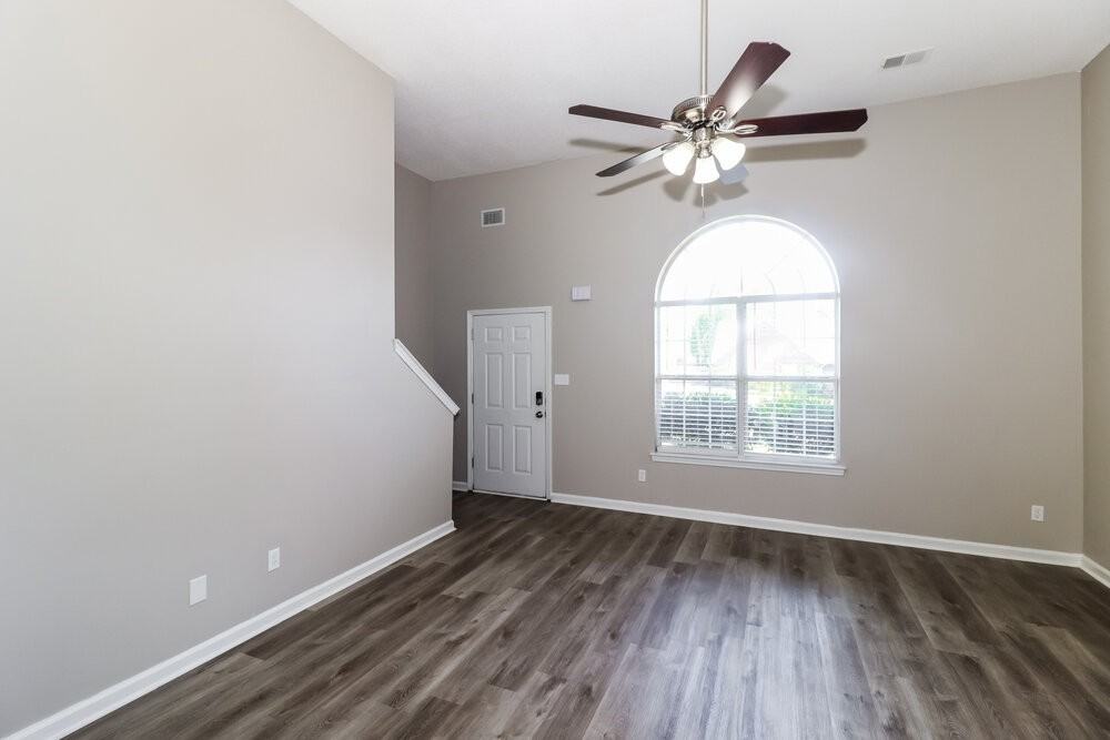 6863 Skylar Mill Ave - Photo 5 of 17