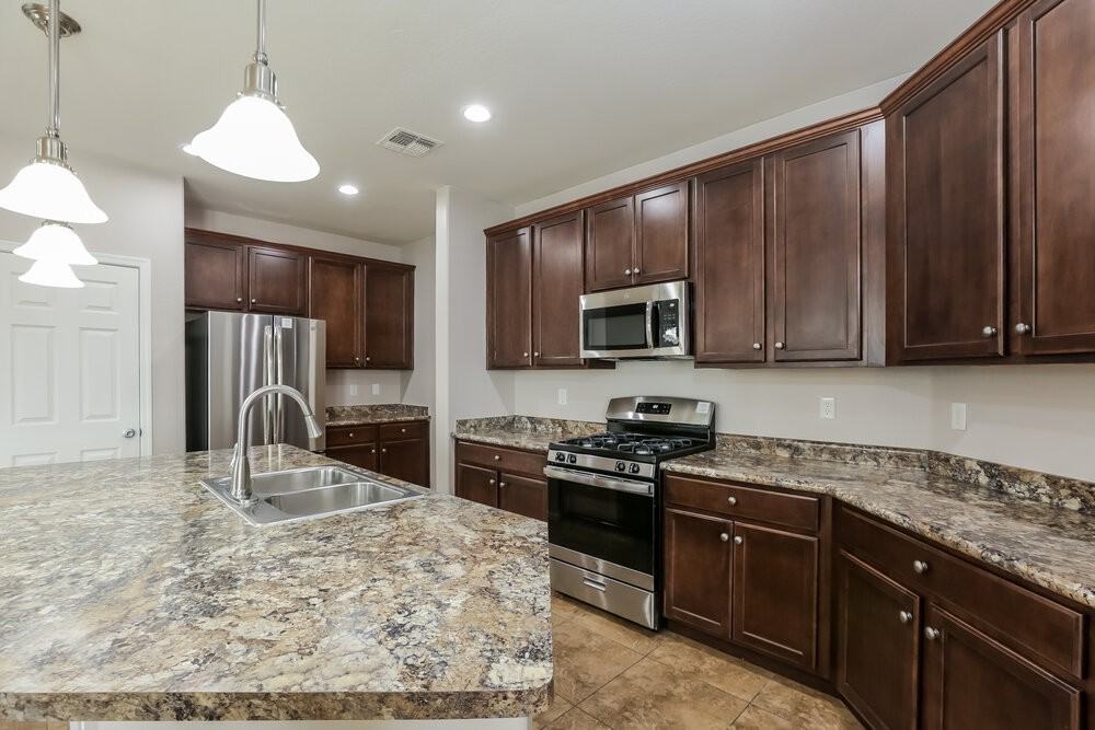 7543 W Darrel Rd - Photo 7 of 16