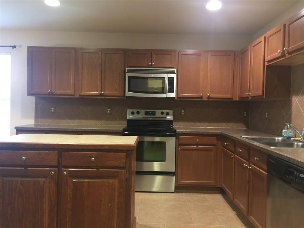 10080 Morningside Drive - Photo 5 of 27