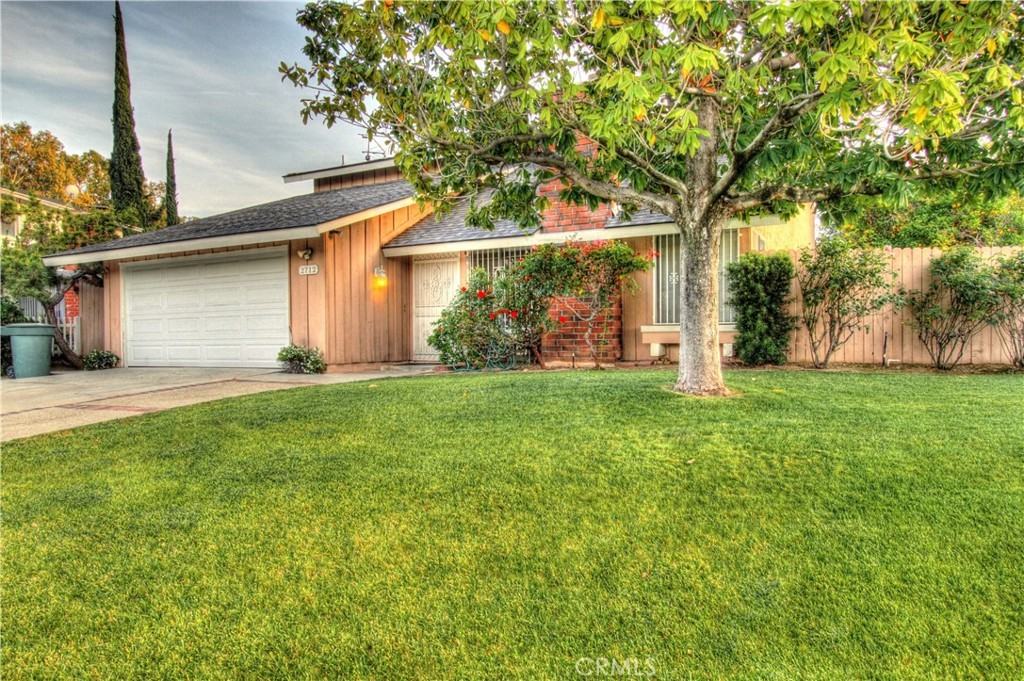 2712 Pam Pl - Photo 2 of 26