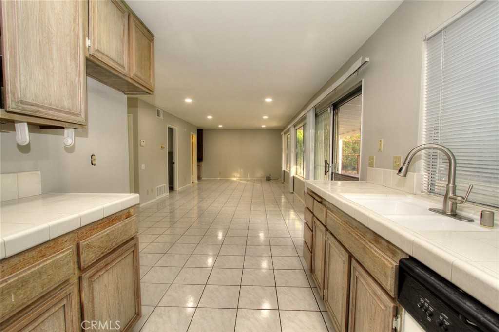 2712 Pam Pl - Photo 5 of 26