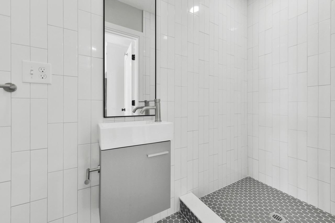 362 Sumner St #3 - Photo 4 of 17